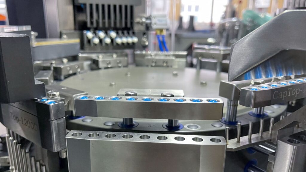 High-speed capsule filling for Made-in-USA dietary supplements—up to 75,000 capsules per hour (project-dependent).